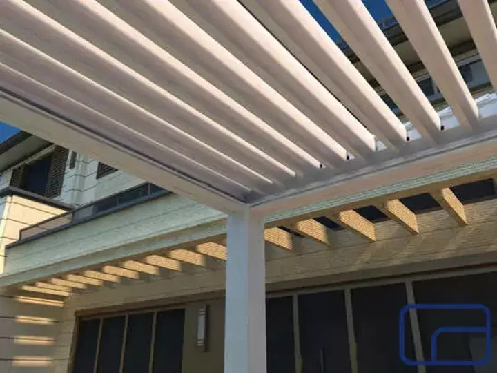 Queen Free Standing Pergola Electric 4x4m